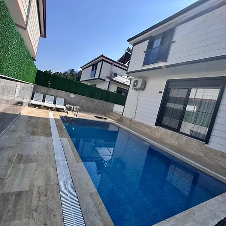 Relax 2 Villa Eskiomerler